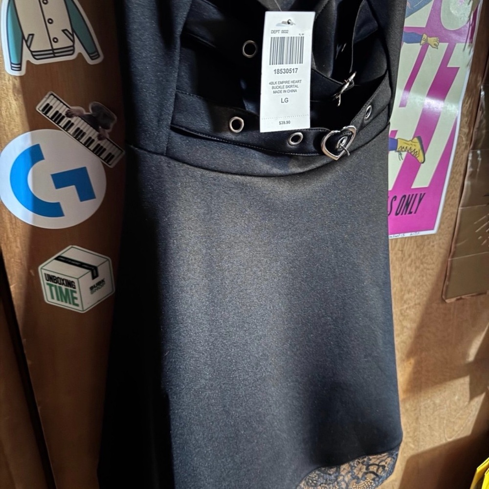 Hot Topic Black Heart Buckle Grommet Skirtall